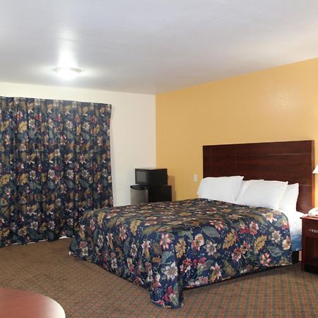 Passport Inn And Suites - Middletown Exterior photo